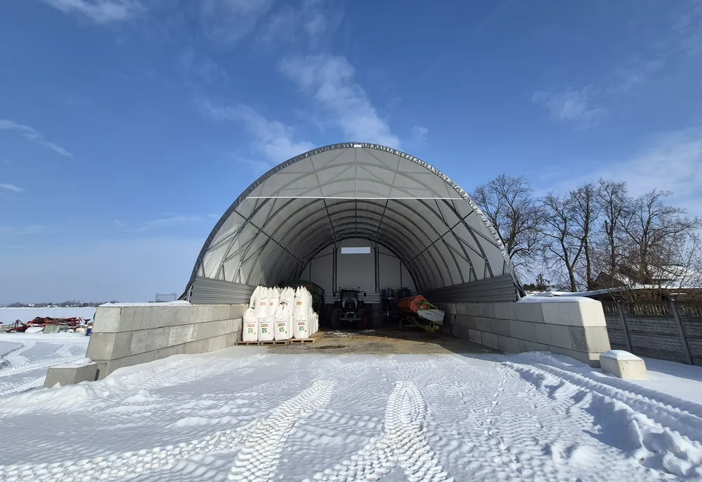 Całoroczna hala namiotowa odporna na śnieg